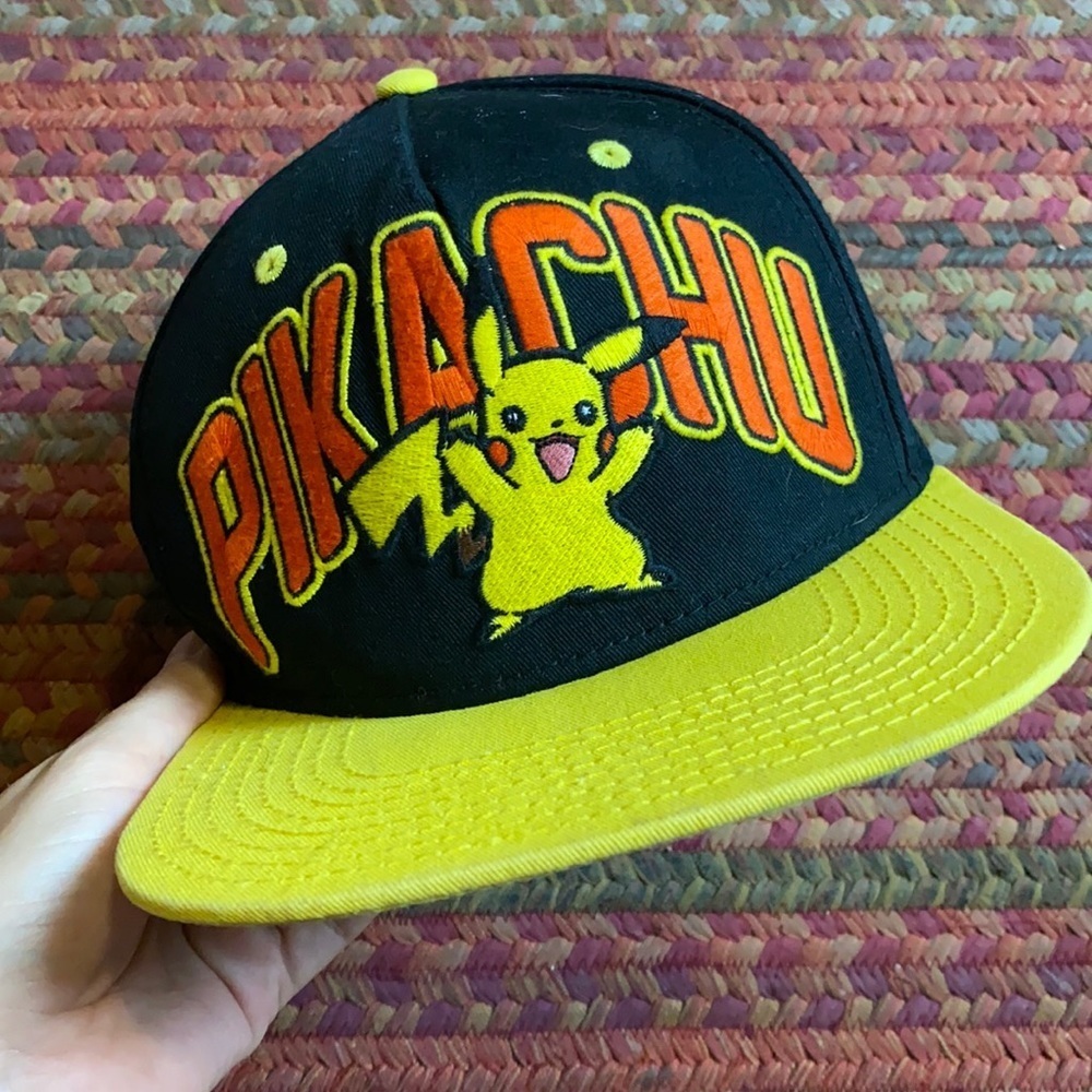 PIKACHU POKÉMON BLACK & YELLOW SNAPBACK